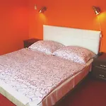 Fanni Vizkoezeli, Klimatizalt Vendeghaz شقة