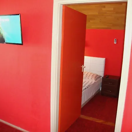 Fanni Vizkoezeli, Klimatizalt Vendeghaz * Balatonboglár