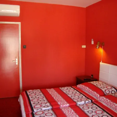 公寓 Fanni Vizkoezeli, Klimatizalt Vendeghaz *