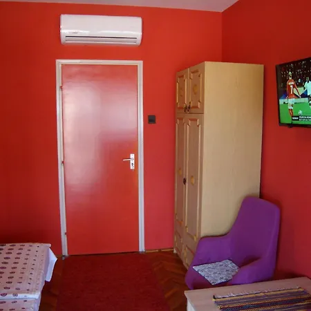 Fanni Vizkoezeli, Klimatizalt Vendeghaz 아파트 Balatonboglár