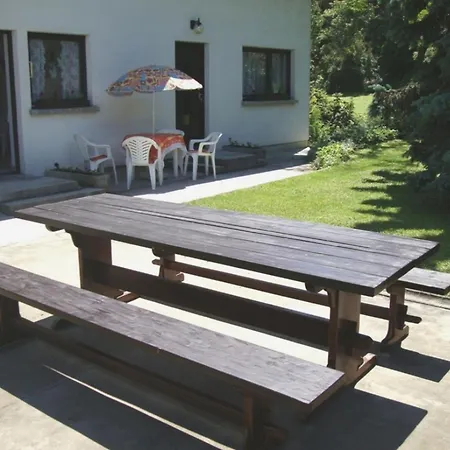 Fanni Vizkoezeli, Klimatizalt Vendeghaz 公寓 *