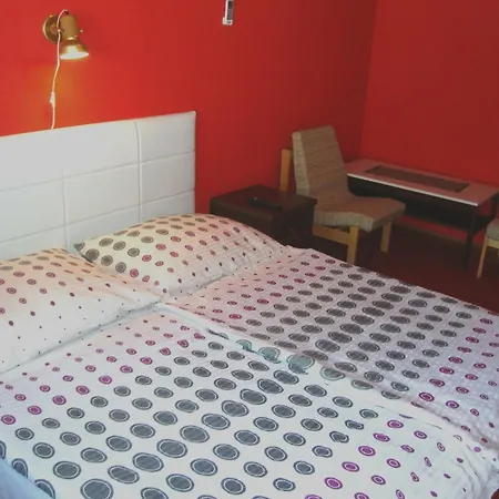 Fanni Vizkoezeli, Klimatizalt Vendeghaz 公寓