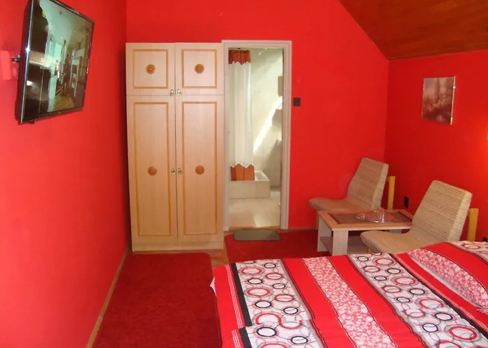 Fanni Vizkoezeli, Klimatizalt Vendeghaz * Balatonboglár