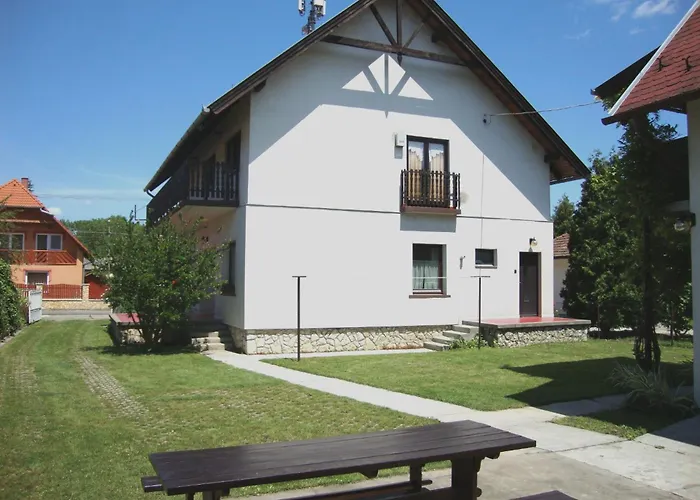 Fanni Vizkoezeli, Klimatizalt Vendeghaz Apartmán *